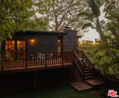2774 Woodstock Rd, Los Angeles, CA 90046