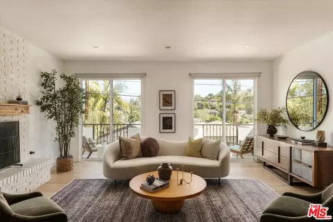 2441 Claremont Ave, Los Angeles, CA 90027