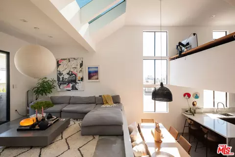 1814 Thayer Ave #5, Los Angeles, CA 90025