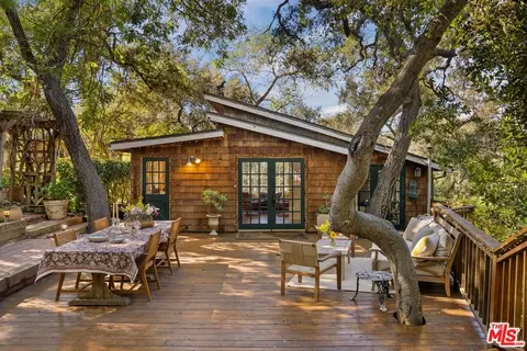 21658 Encina Rd, Topanga, CA 90290