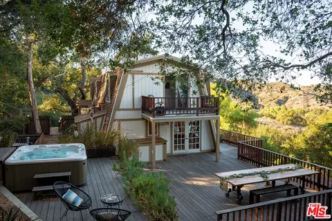 22013 Alta Dr, Topanga, CA 90290