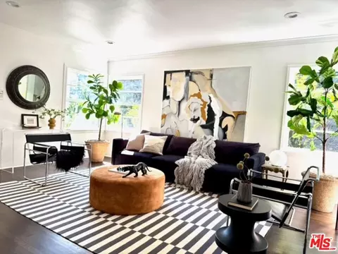 1835 W Silver Lake Dr, Los Angeles, CA 90026