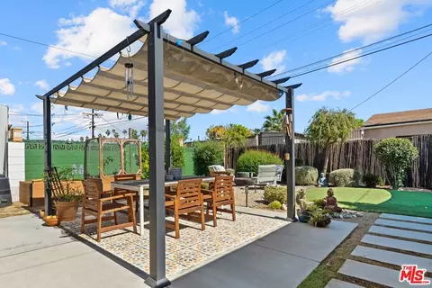 5832 S Van Ness Ave, Los Angeles, CA 90047