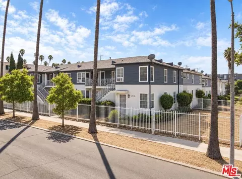 2562 W 11th St, Los Angeles, CA 90006