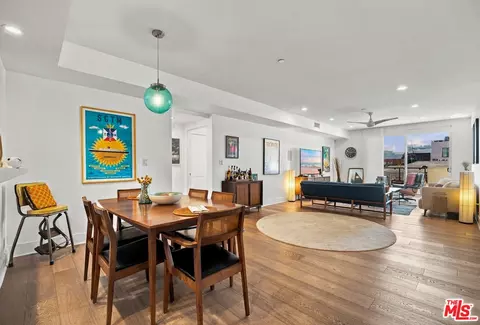 118 N Kings Rd #301, Los Angeles, CA 90048