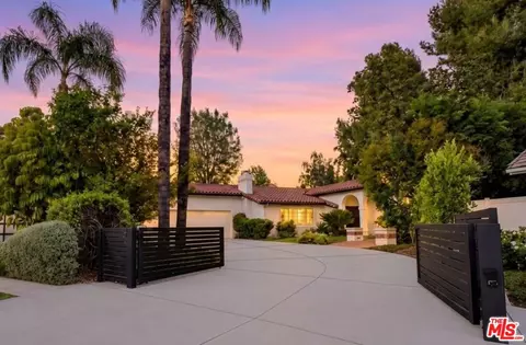 17615 Corinthian Dr, Encino, CA 91316