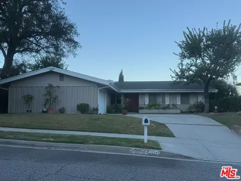 22345 De Kalb Dr, Calabasas, CA 91302
