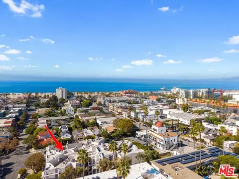 2115 3rd St #102, Santa Monica, CA 90405