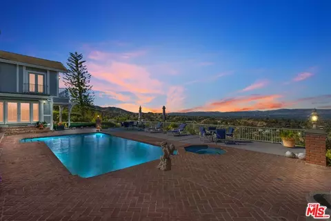 3324 Alana Dr, Sherman Oaks, CA 91403