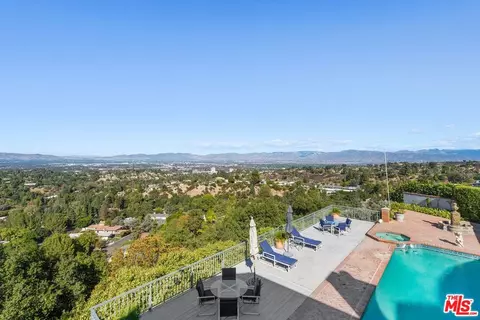 3324 Alana Dr, Sherman Oaks, CA 91403