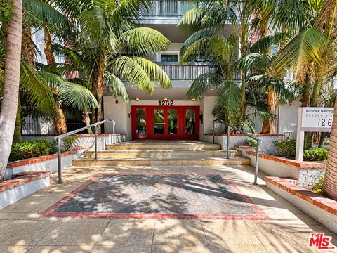 1262 S Barrington Ave #304, Los Angeles, CA 90025
