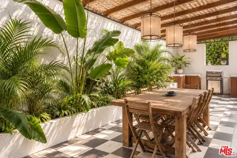 1949 Kemper Cir, Los Angeles, CA 90065