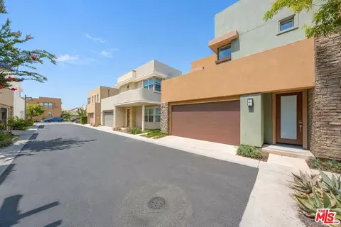 Exterior - 150 Newall, Irvine, CA 92618 photo 2 of 6