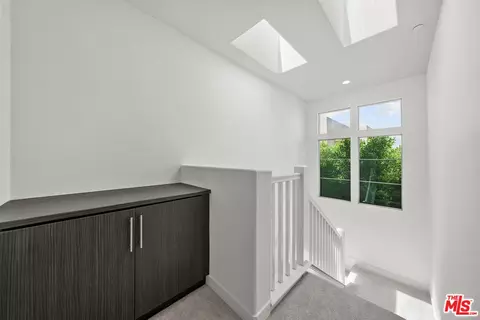 Entry Way - 150 Newall, Irvine, CA 92618 photo 4 of 4