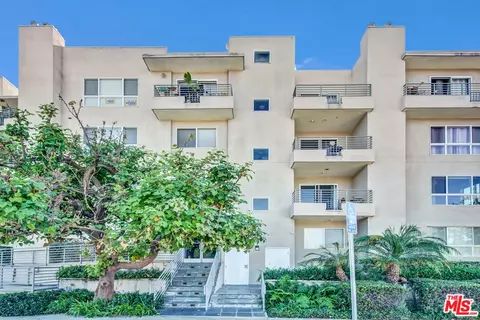 5764 San Vicente Blvd #201, Los Angeles, CA 90019