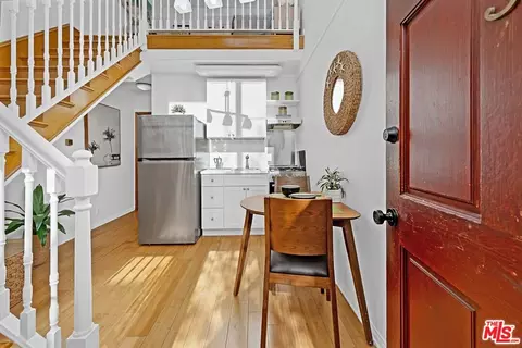 121 Strand St #13, Santa Monica, CA 90405