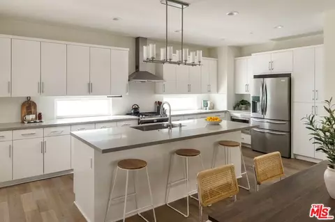 1120 N Avenue 56, Los Angeles, CA 90042