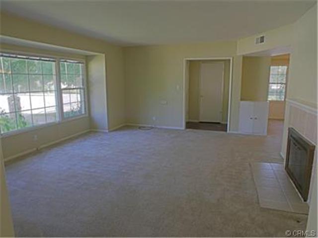 401 Amherst Dr, Burbank, CA 91504 photo 2