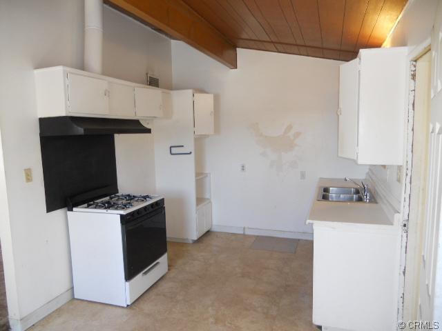 15881 Rexroth St, Mojave, CA 93501 photo 6