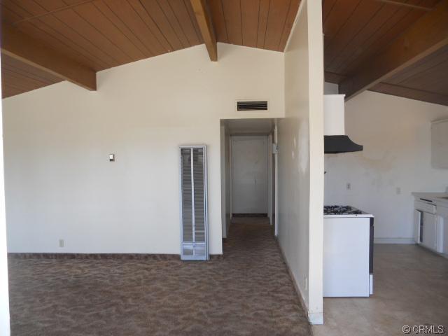 15881 Rexroth St, Mojave, CA 93501 photo 2