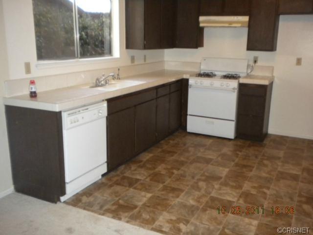 44025 Raysack Ave, Lancaster, CA 93535 photo 2