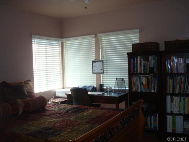9836 Rincon Ave, Pacoima, CA 91331 photo 18
