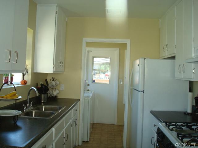 9836 Rincon Ave, Pacoima, CA 91331 photo 9