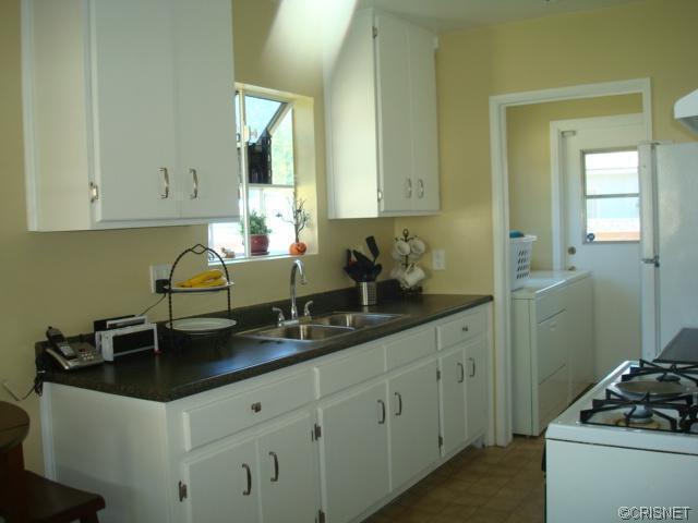 9836 Rincon Ave, Pacoima, CA 91331 photo 8
