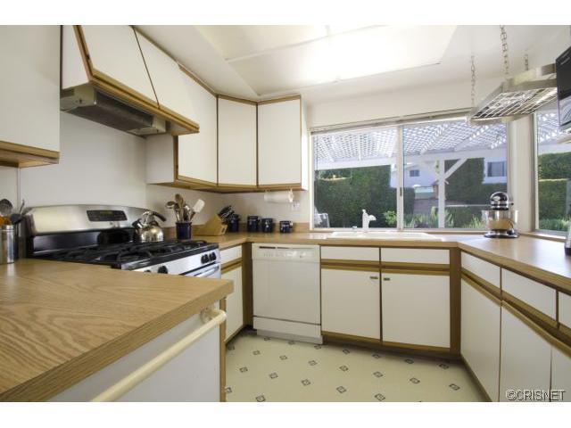 6851 Petit Ave, Van Nuys, CA 91406 photo 4