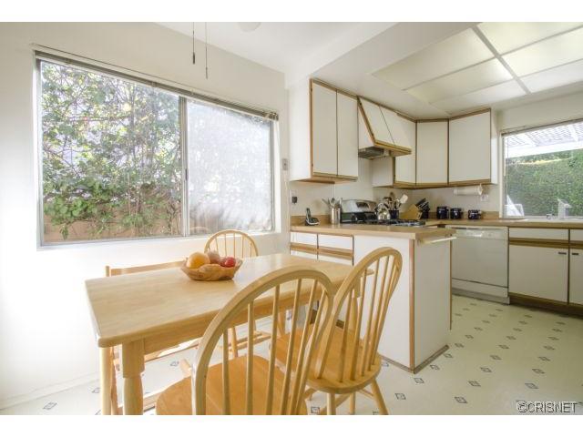 6851 Petit Ave, Van Nuys, CA 91406 photo 5