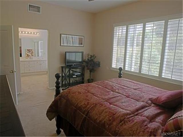 28440 Calex Dr, Valencia, CA 91354 photo 17