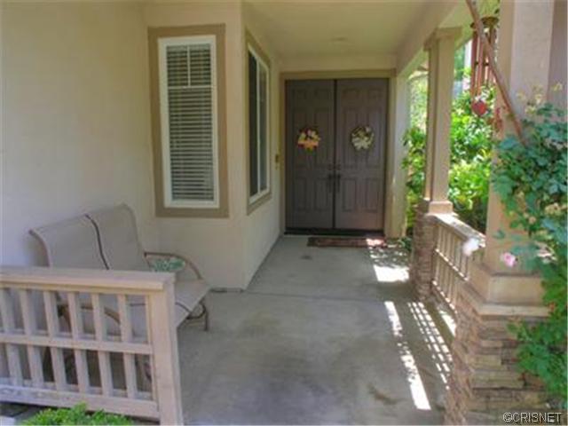 28440 Calex Dr, Valencia, CA 91354 photo 2