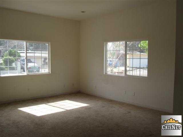 9520 Rincon Ave, Pacoima, CA 91331 photo 7