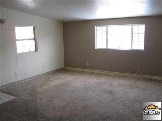 9520 Rincon Ave, Pacoima, CA 91331 photo 5