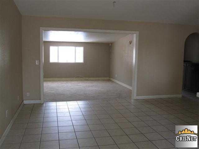 9520 Rincon Ave, Pacoima, CA 91331 photo 4