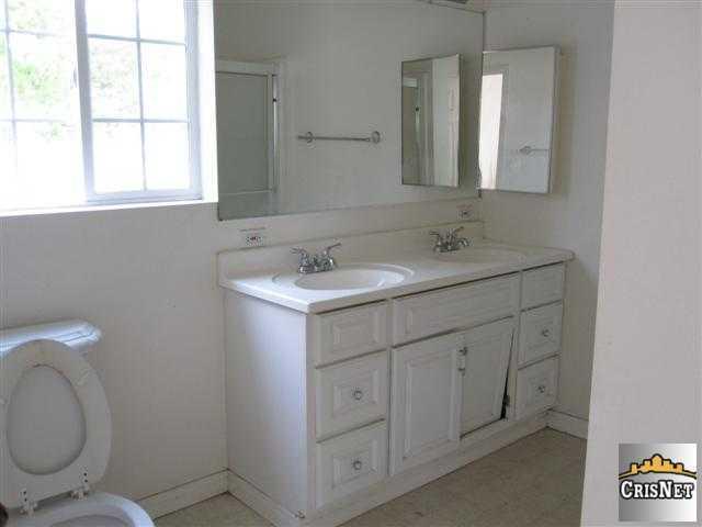 9520 Rincon Ave, Pacoima, CA 91331 photo 9