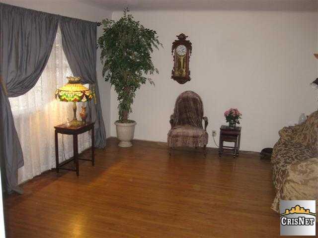 2142 N Frederic St, Burbank, CA 91504 photo 2