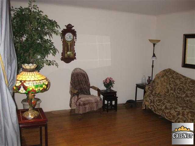 2142 N Frederic St, Burbank, CA 91504 photo 4