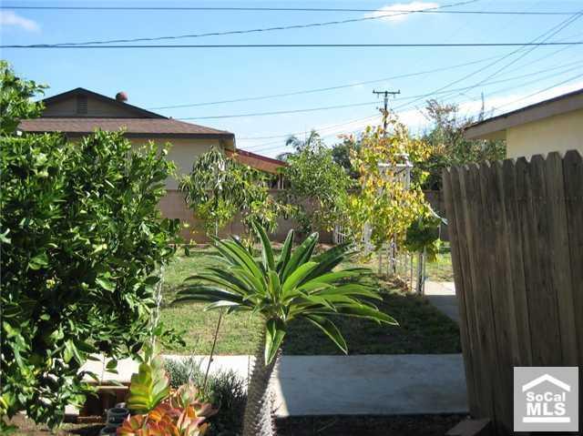1216 E Monroe Ave, Orange, CA 92867 photo 2