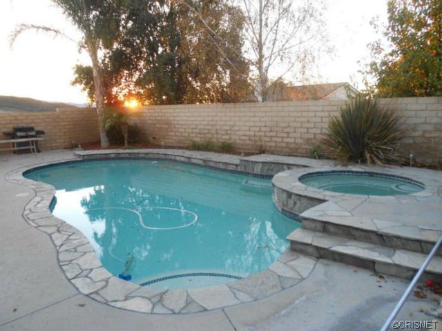 28403 Via Joyce Dr, Saugus, CA 91350 photo 4