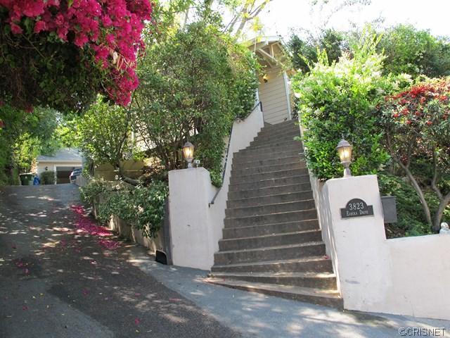 3823 Eureka Dr, Studio City, CA 91604 photo 2