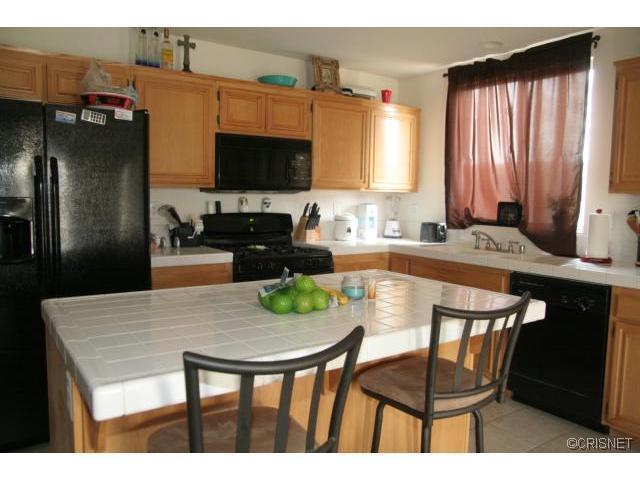 44146 Brandon Thomas Way, Lancaster, CA 93536 photo 4