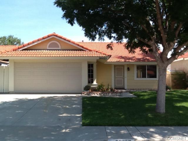 28025 Sturbridge Dr, Castaic, CA 91384 photo 2