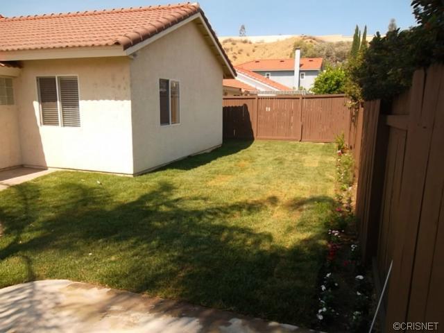 28025 Sturbridge Dr, Castaic, CA 91384 photo 18