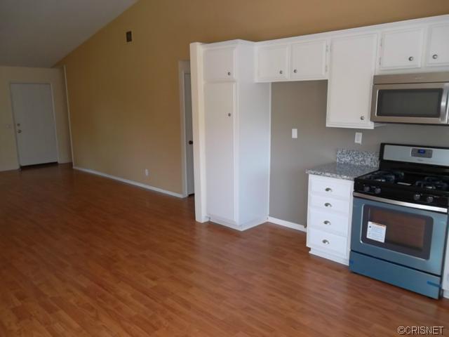 28025 Sturbridge Dr, Castaic, CA 91384 photo 10