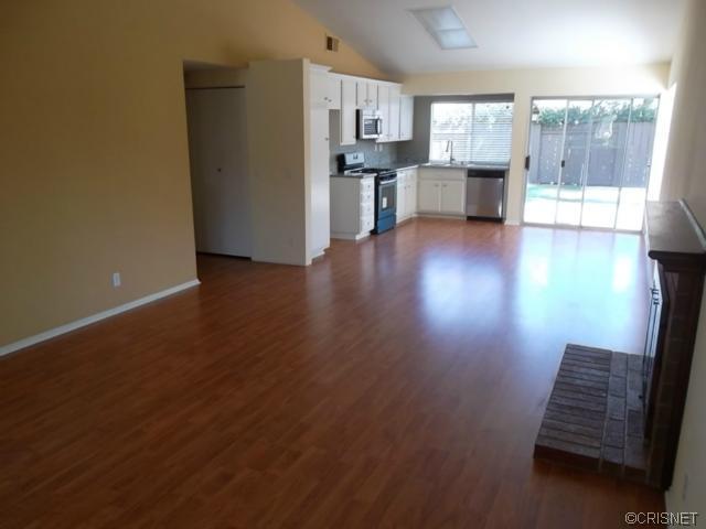 28025 Sturbridge Dr, Castaic, CA 91384 photo 7