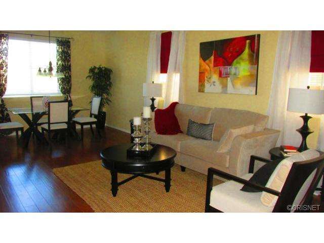 20051 Holly Dr, Santa Clarita, CA 91350 photo 2