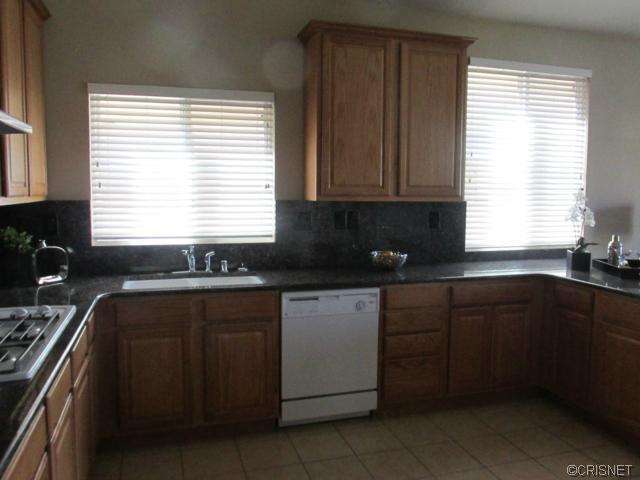 20051 Holly Dr, Santa Clarita, CA 91350 photo 10