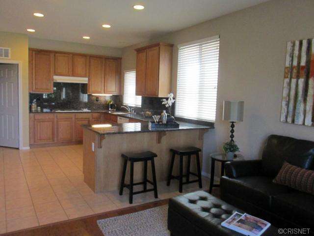 20051 Holly Dr, Santa Clarita, CA 91350 photo 5