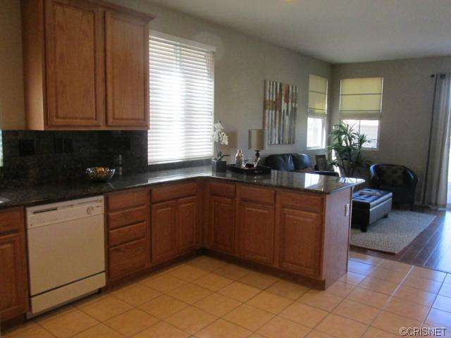 20051 Holly Dr, Santa Clarita, CA 91350 photo 8